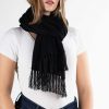 sciarpa nero poncho morbido come cashmere donna lana alpaca trend moda autunno inverno 2019