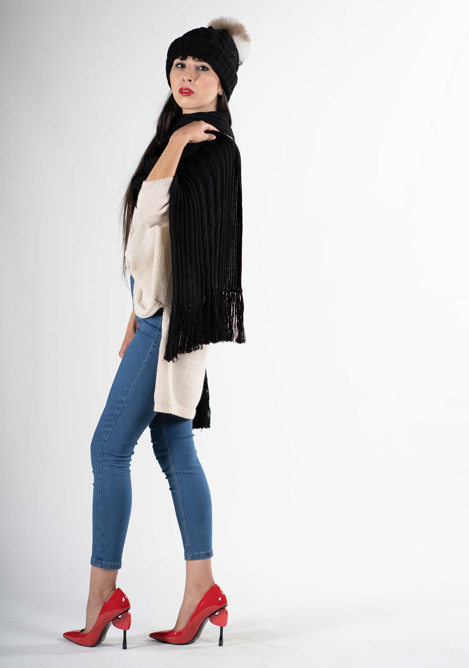 berretto-e-sciarpa-donna-nero-pura lana alpaca