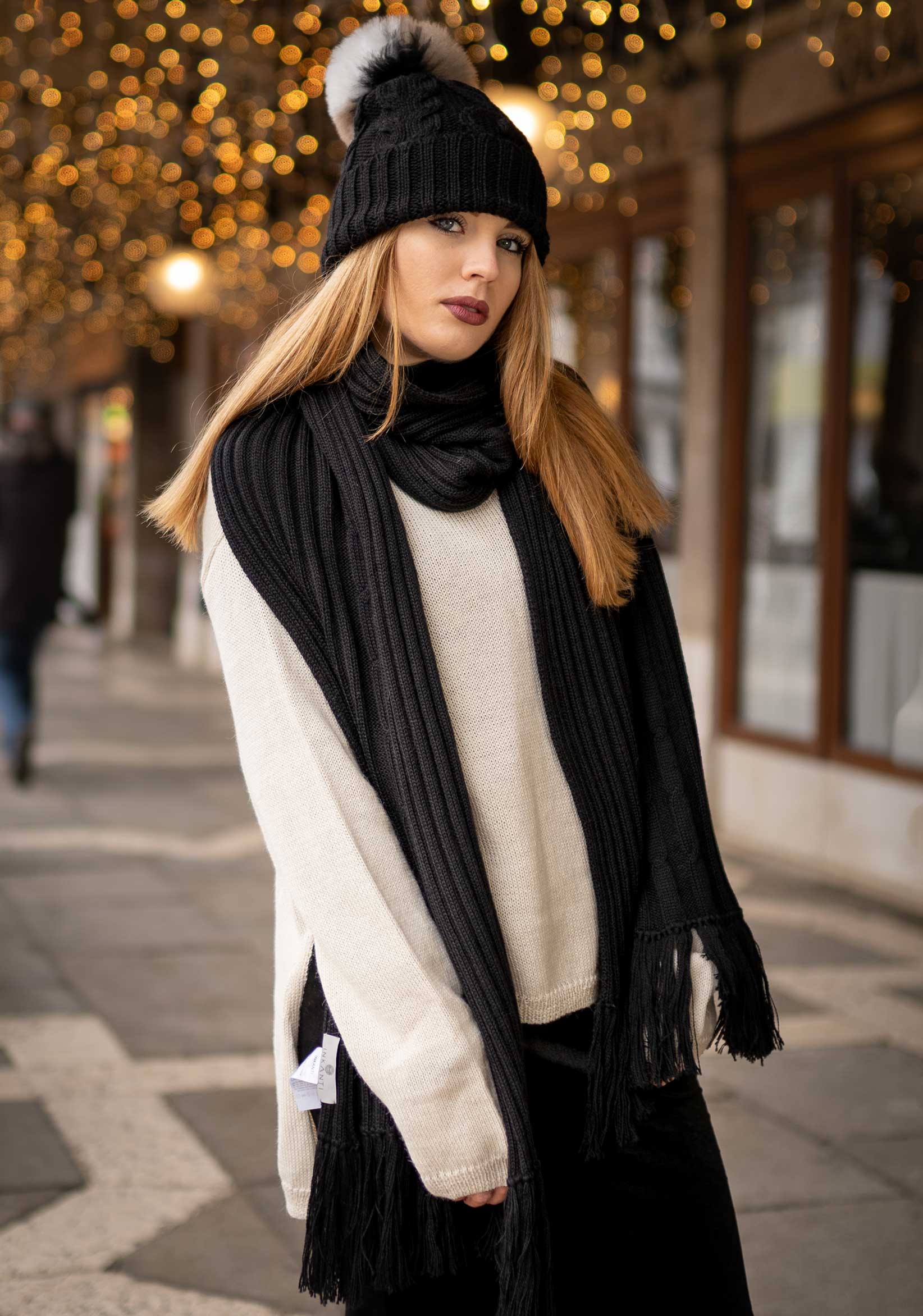 berretto sciarpa nero morbido come cashmere donna lana alpaca trend moda autunno inverno 2019