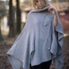 poncho-donna pura lana alpaca moderno grigio must-moda-2019