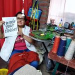 artigiani che lavorano lana alpaca