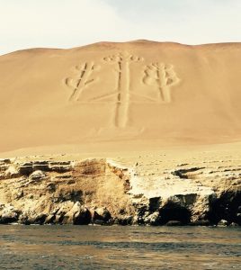 candelabro disegnato su una collina di sabbia
