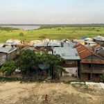 Veduta da lontano di una baraccopoli